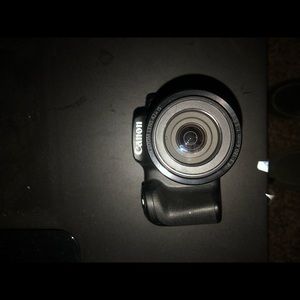 Cannon power shot camera with case charger and extra sd card